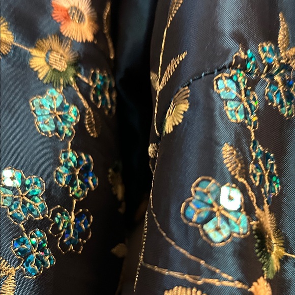 Floral Embroidered Women's Jacket - Picture 7 of 8